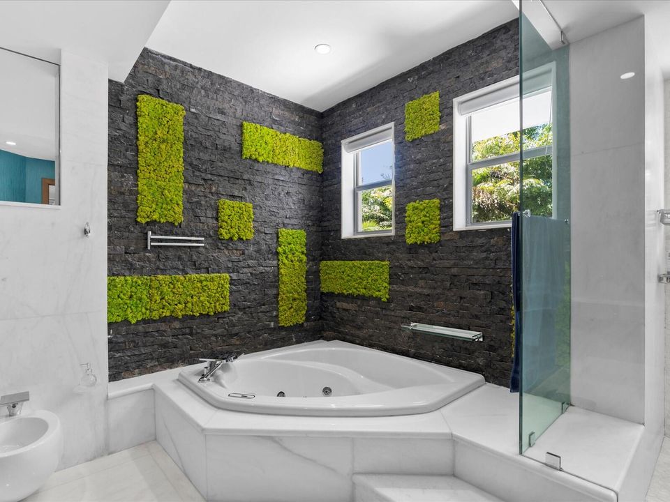 En Venta: $3,750,000 (6 camas, 5 baños, 4898 Pies cuadrados)