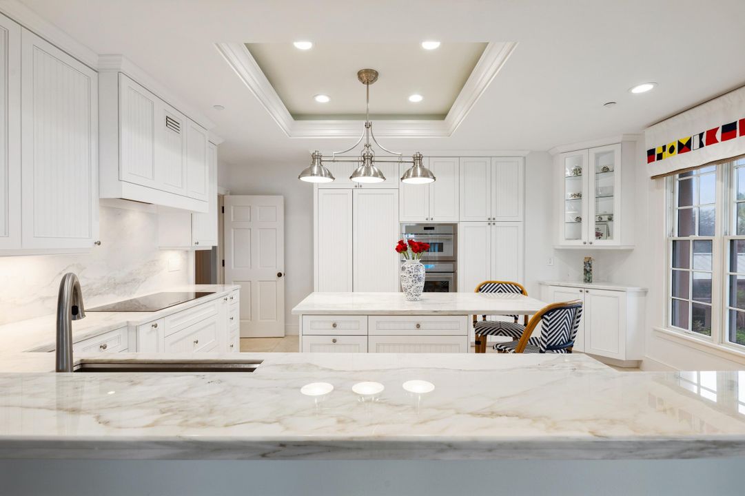 For Sale: $2,850,000 (3 beds, 3 baths, 3309 Square Feet)