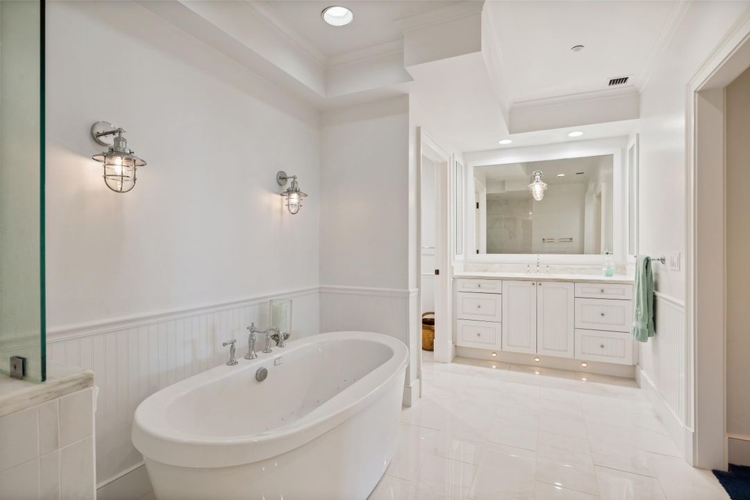 For Sale: $2,850,000 (3 beds, 3 baths, 3309 Square Feet)