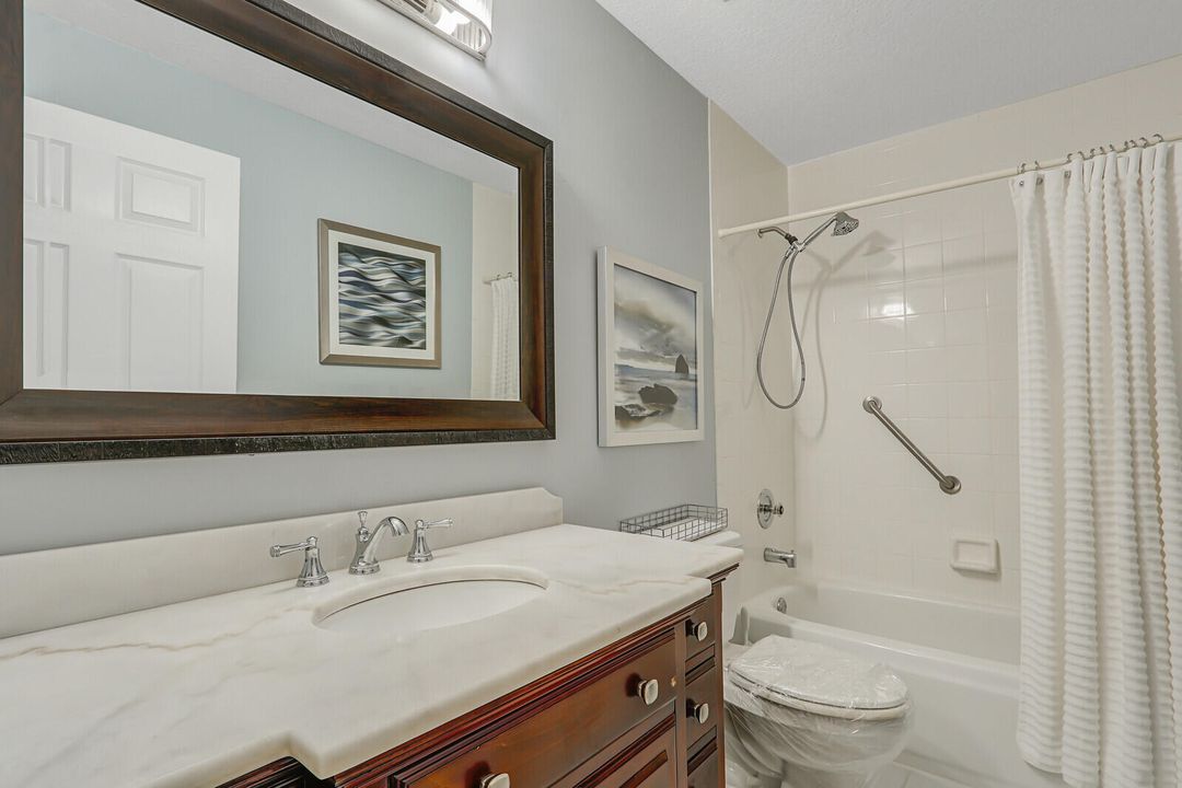 На продажу: $295,000 (2 спален, 2 ванн, 1299 Квадратных фут)