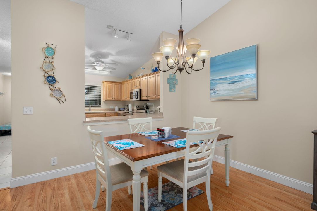 На продажу: $254,900 (3 спален, 2 ванн, 1542 Квадратных фут)