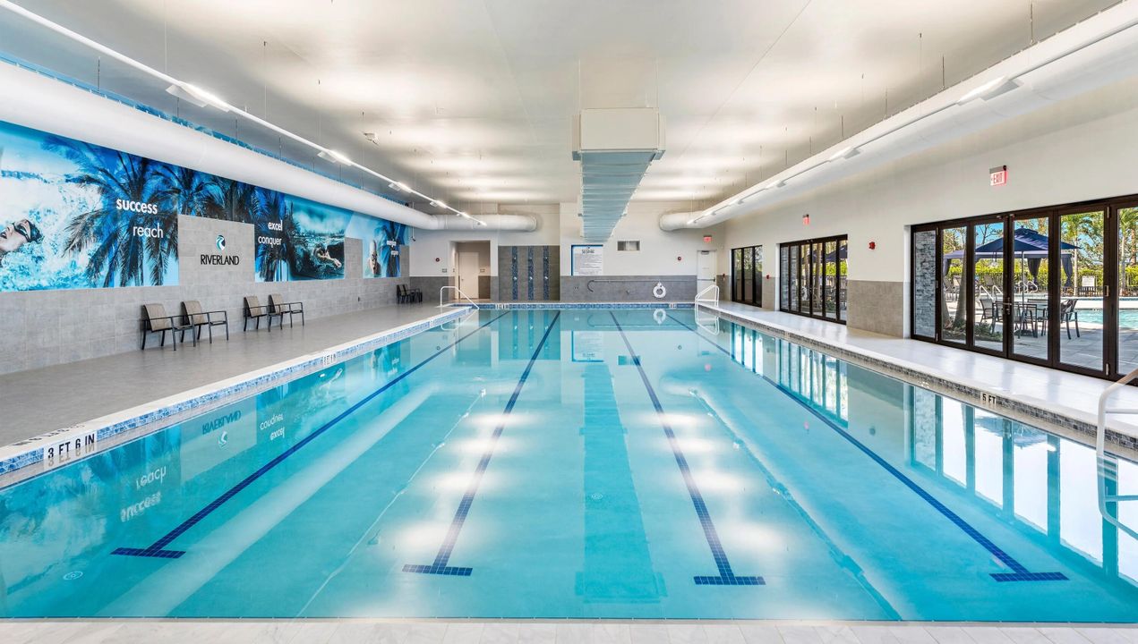 Active With Contract: $378,900 (2 beds, 2 baths, 1293 Square Feet)