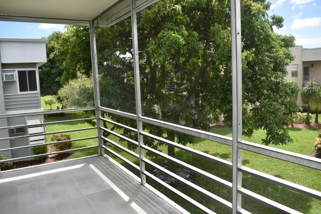 Activo con contrato: $1,700 (2 camas, 2 baños, 902 Pies cuadrados)