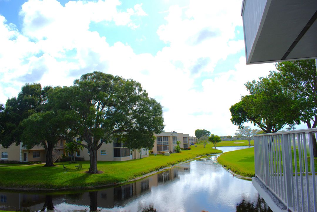 Activo con contrato: $1,700 (2 camas, 2 baños, 902 Pies cuadrados)