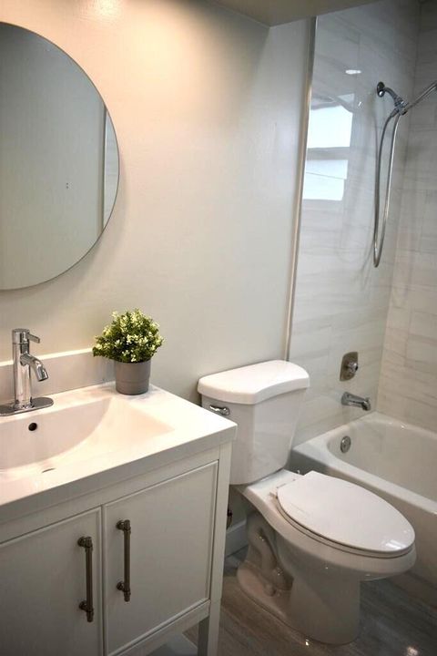 Activo con contrato: $1,700 (2 camas, 2 baños, 902 Pies cuadrados)