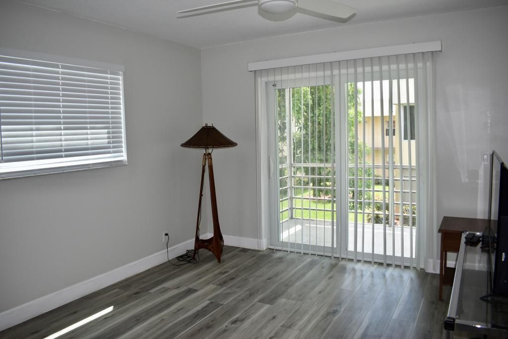 Activo con contrato: $1,700 (2 camas, 2 baños, 902 Pies cuadrados)