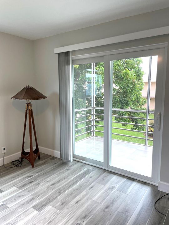 Activo con contrato: $1,700 (2 camas, 2 baños, 902 Pies cuadrados)