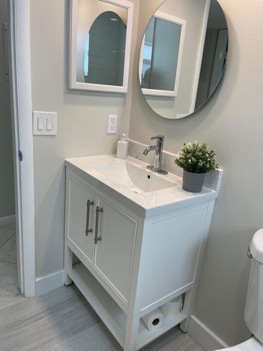 Activo con contrato: $1,700 (2 camas, 2 baños, 902 Pies cuadrados)