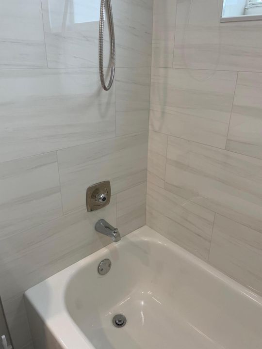 Activo con contrato: $1,700 (2 camas, 2 baños, 902 Pies cuadrados)