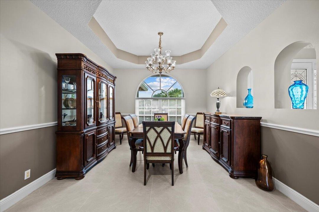 Activo con contrato: $1,100,000 (4 camas, 3 baños, 2852 Pies cuadrados)