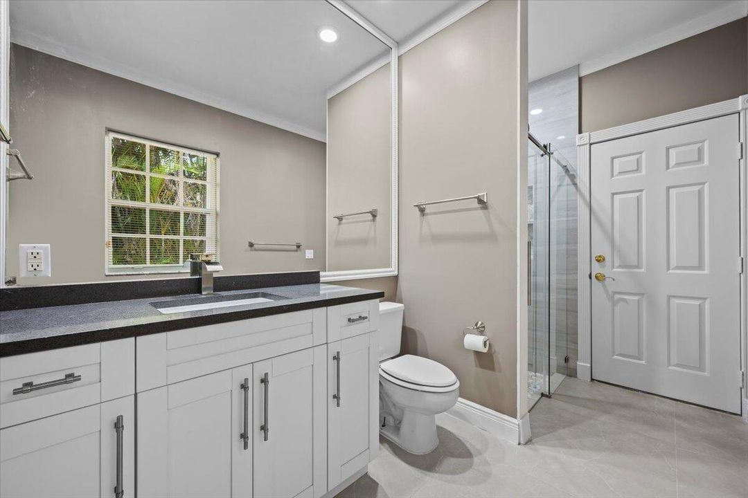 Activo con contrato: $1,100,000 (4 camas, 3 baños, 2852 Pies cuadrados)