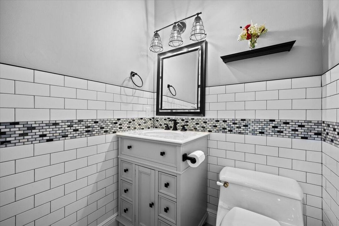 Activo con contrato: $1,100,000 (4 camas, 3 baños, 2852 Pies cuadrados)