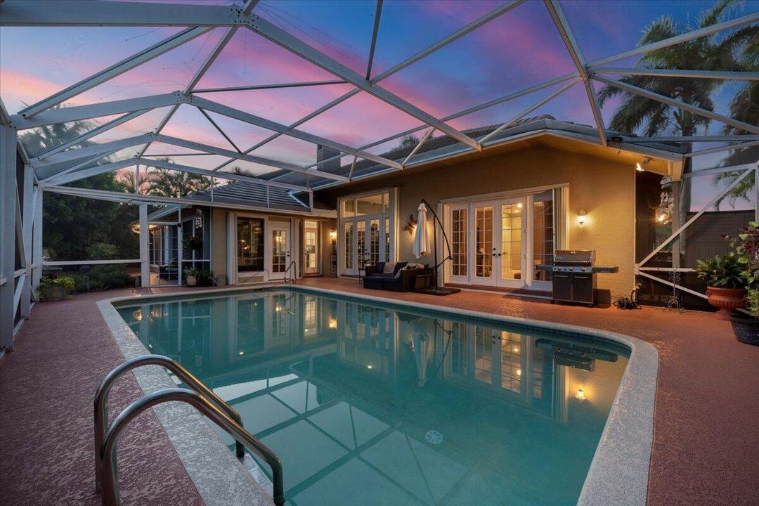 Activo con contrato: $1,100,000 (4 camas, 3 baños, 2852 Pies cuadrados)