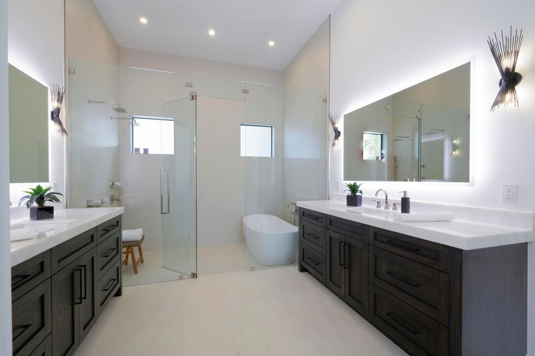 For Sale: $8,750,000 (5 beds, 7 baths, 5804 Square Feet)