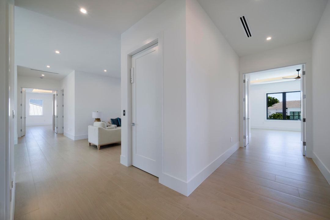 For Sale: $8,750,000 (5 beds, 7 baths, 5804 Square Feet)