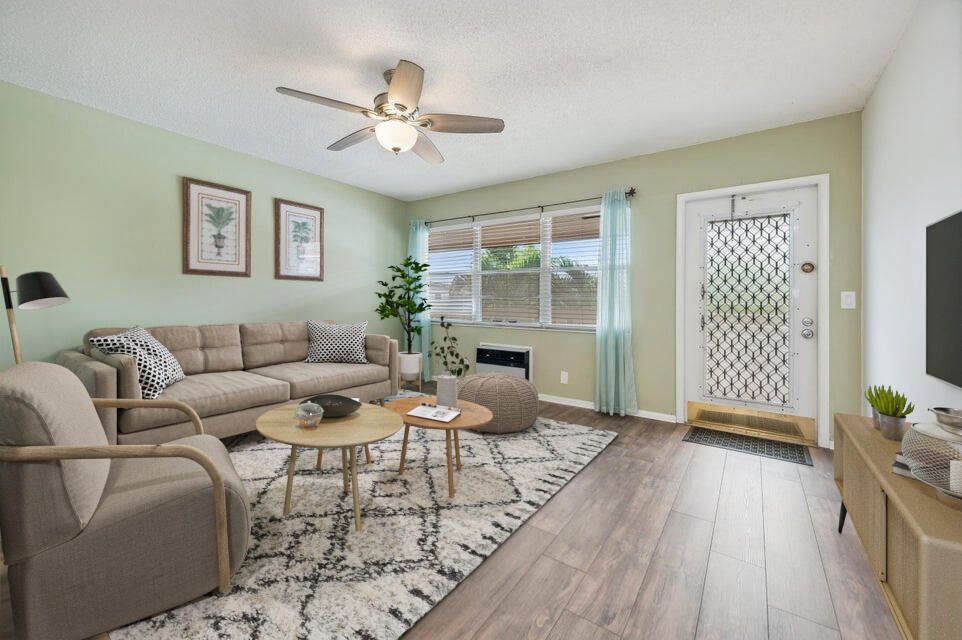 待售: $77,500 (1 贝兹, 1 浴室, 600 平方英尺)