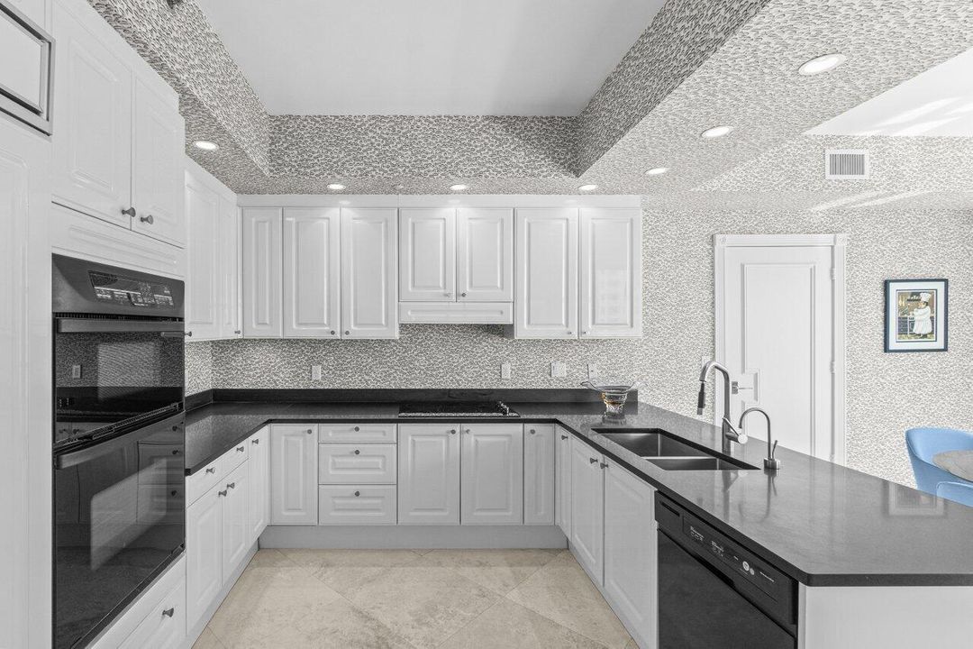 Active With Contract: $1,450,000 (2 beds, 2 baths, 2292 Square Feet)