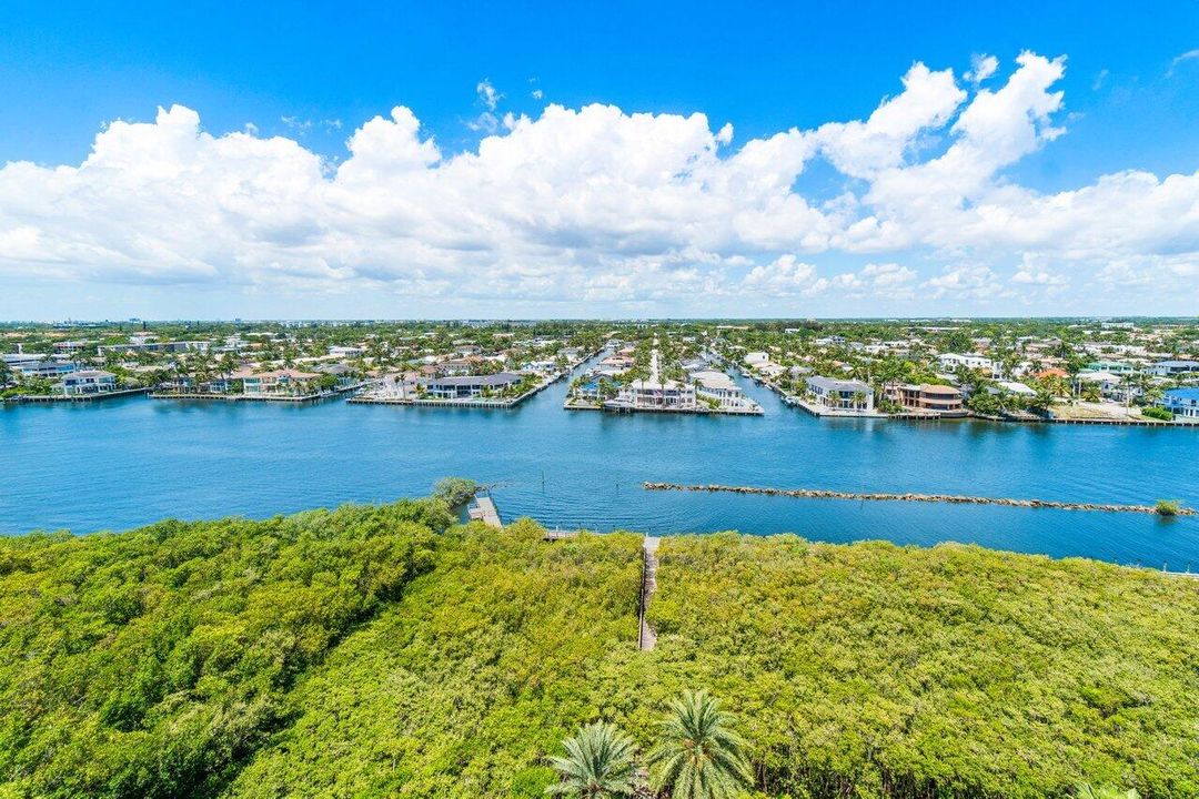 Active With Contract: $1,450,000 (2 beds, 2 baths, 2292 Square Feet)