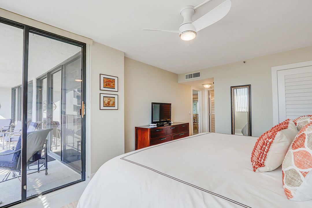 Под контрактом: $635,000 (2 спален, 2 ванн, 1306 Квадратных фут)