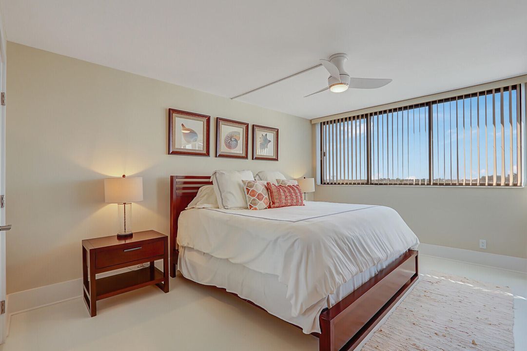 Под контрактом: $635,000 (2 спален, 2 ванн, 1306 Квадратных фут)