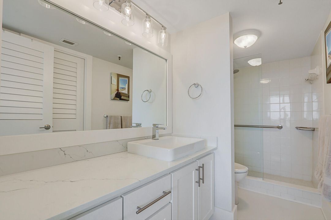 Под контрактом: $635,000 (2 спален, 2 ванн, 1306 Квадратных фут)