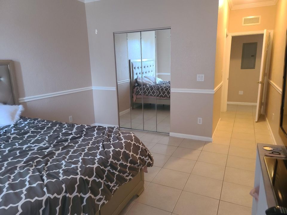 For Rent: $2,200 (3 beds, 2 baths, 1267 Square Feet)