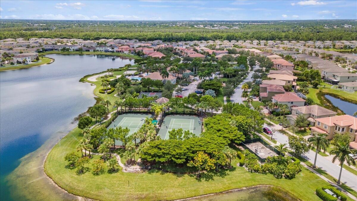 For Sale: $313,000 (3 beds, 2 baths, 1477 Square Feet)