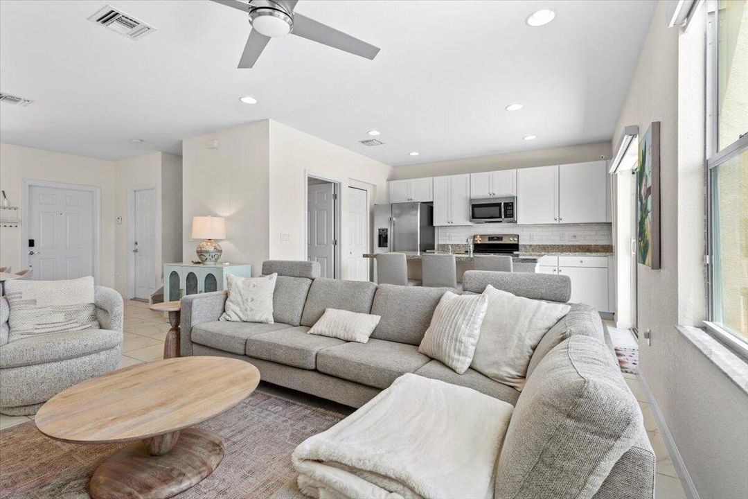 For Sale: $313,000 (3 beds, 2 baths, 1477 Square Feet)