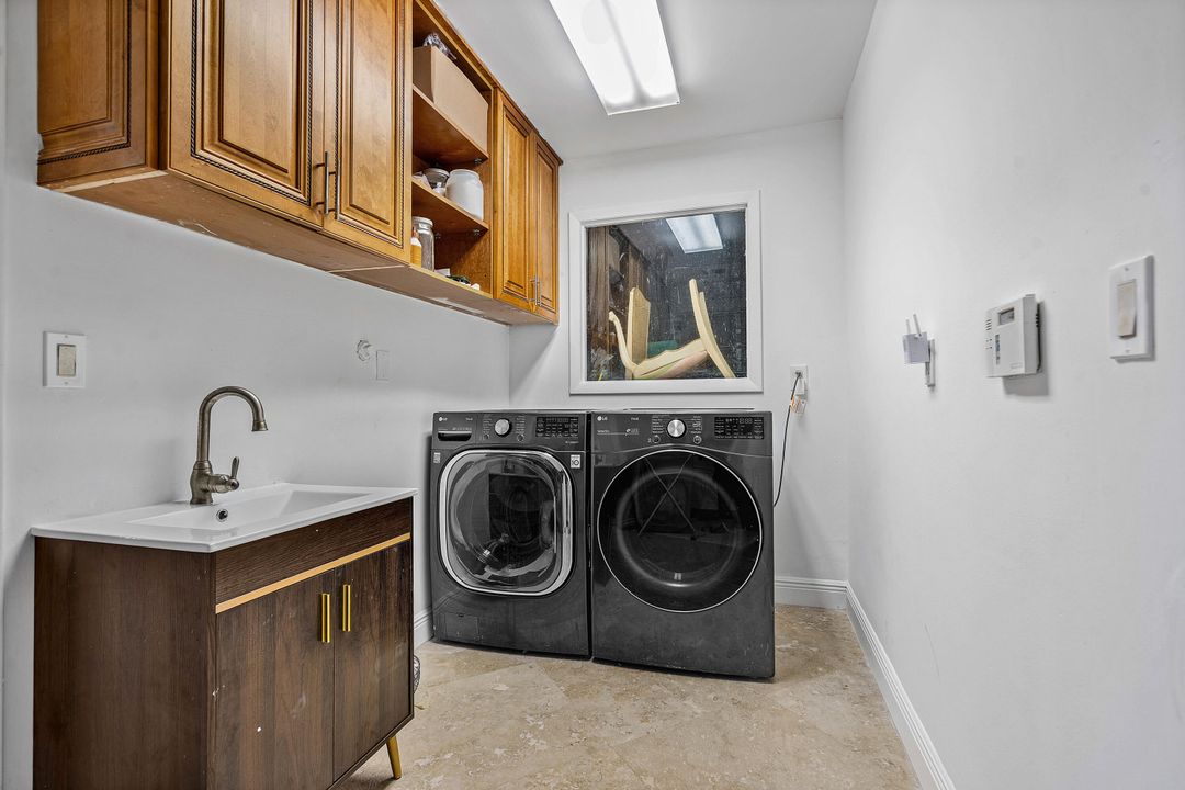 В аренду: $11,000 (3 спален, 3 ванн, 3123 Квадратных фут)