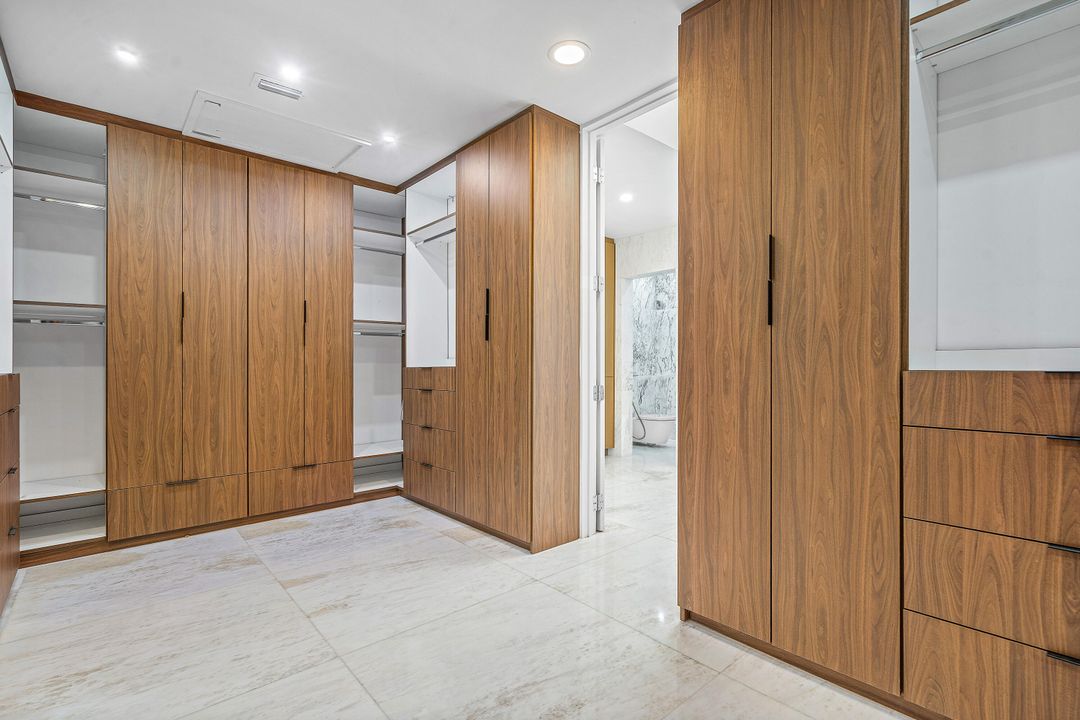 В аренду: $11,000 (3 спален, 3 ванн, 3123 Квадратных фут)