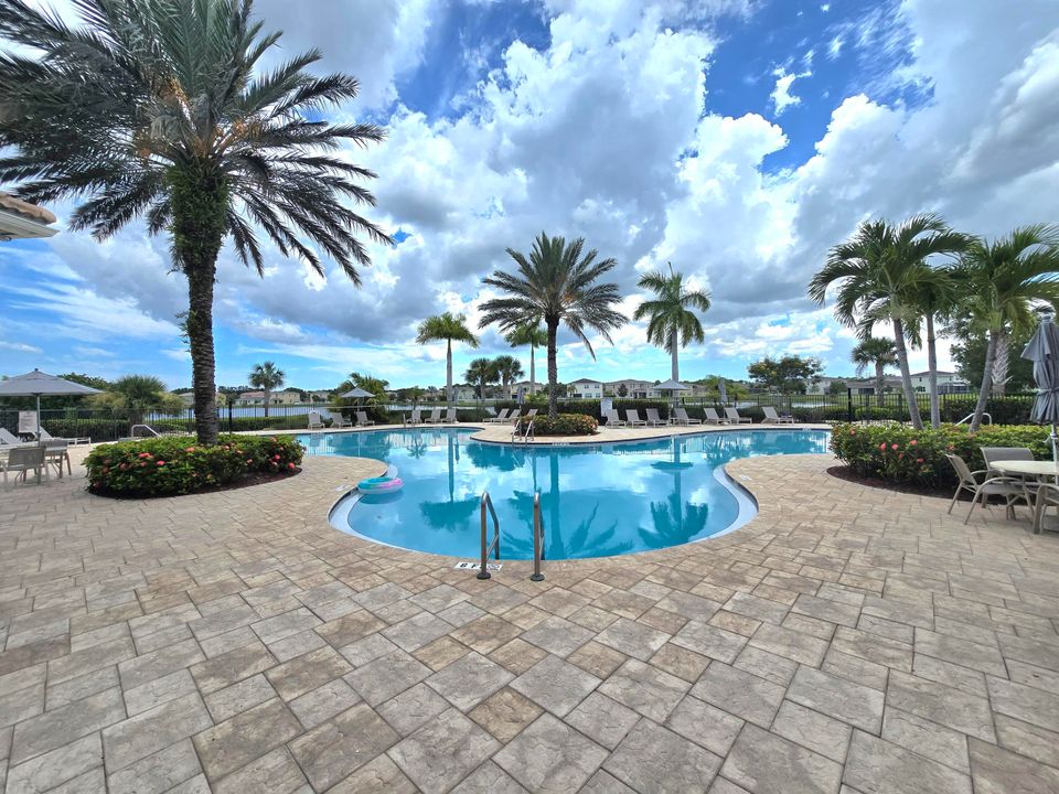 For Sale: $313,000 (3 beds, 2 baths, 1477 Square Feet)