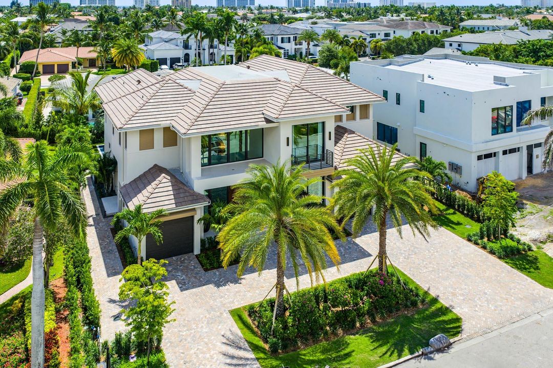 For Sale: $11,250,000 (5 beds, 7 baths, 5941 Square Feet)