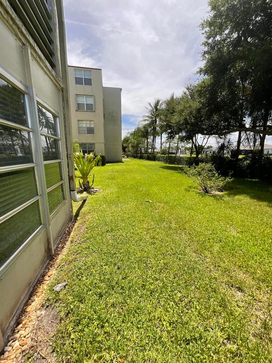 Active With Contract: $1,600 (2 beds, 2 baths, 1006 Square Feet)