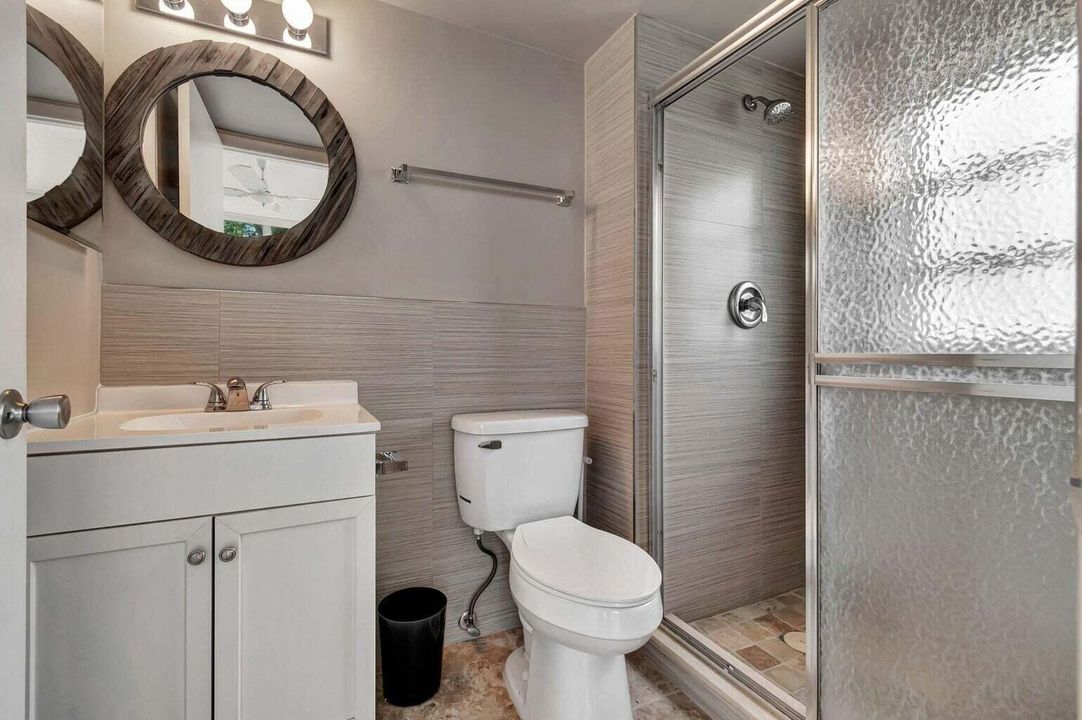 Active With Contract: $1,600 (2 beds, 2 baths, 1006 Square Feet)