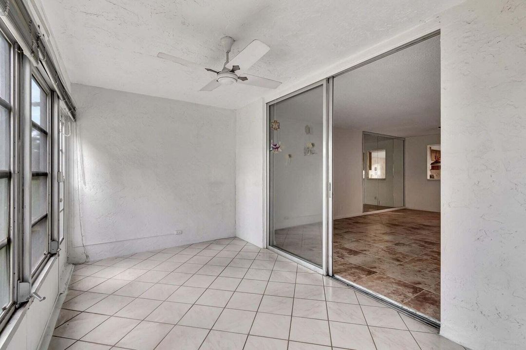 Active With Contract: $1,600 (2 beds, 2 baths, 1006 Square Feet)