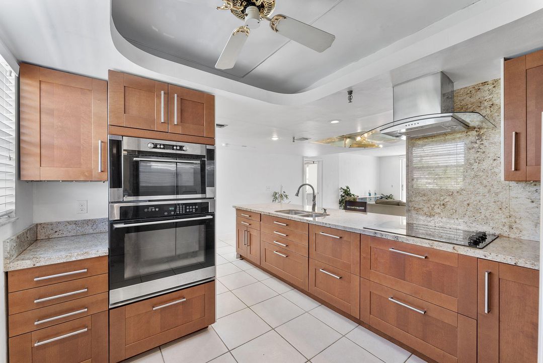 Active With Contract: $220,000 (3 beds, 2 baths, 1316 Square Feet)