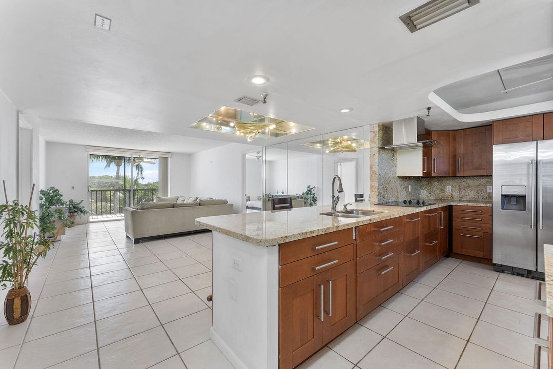 Active With Contract: $220,000 (3 beds, 2 baths, 1316 Square Feet)