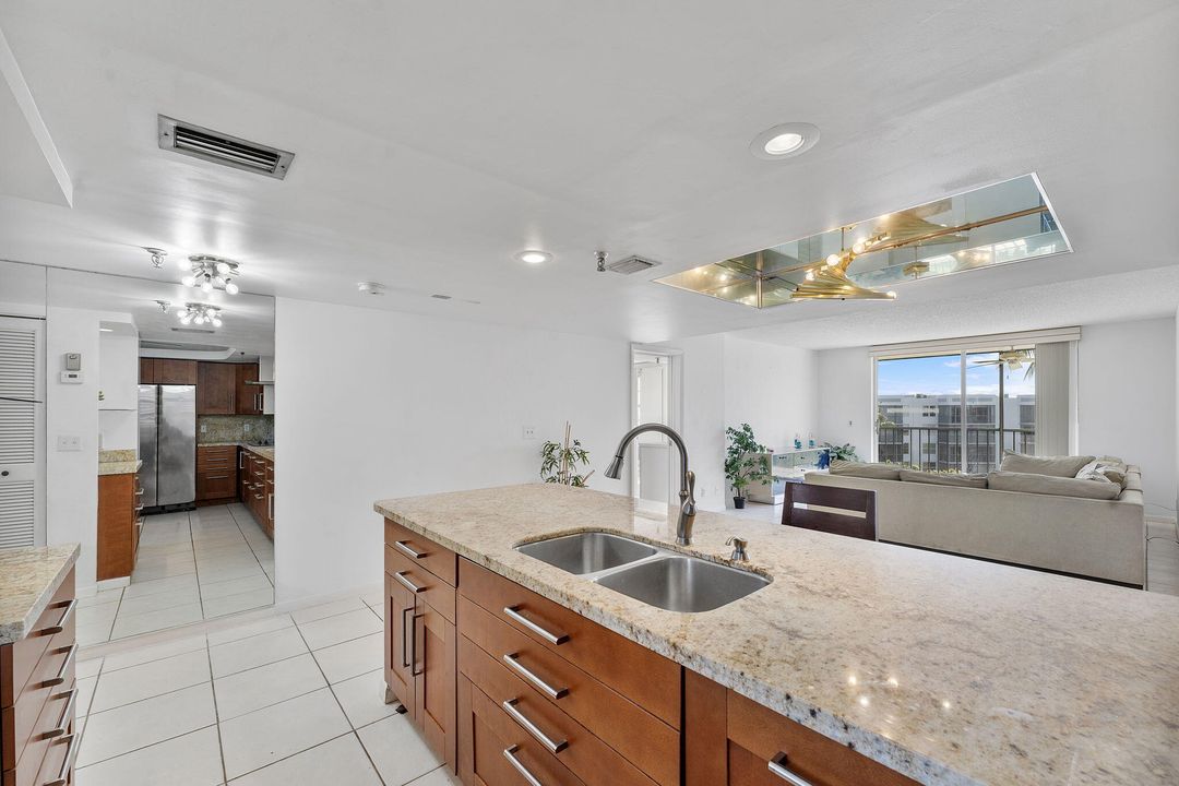 Active With Contract: $220,000 (3 beds, 2 baths, 1316 Square Feet)