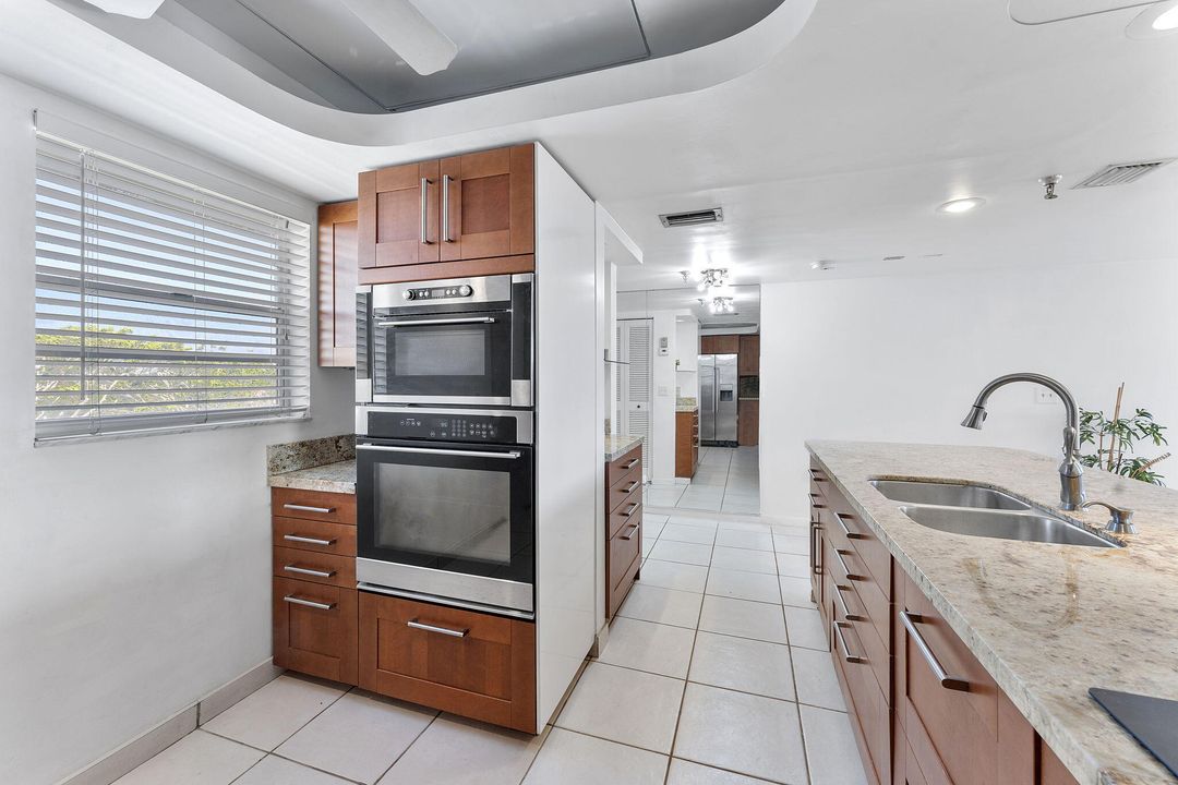 Active With Contract: $220,000 (3 beds, 2 baths, 1316 Square Feet)