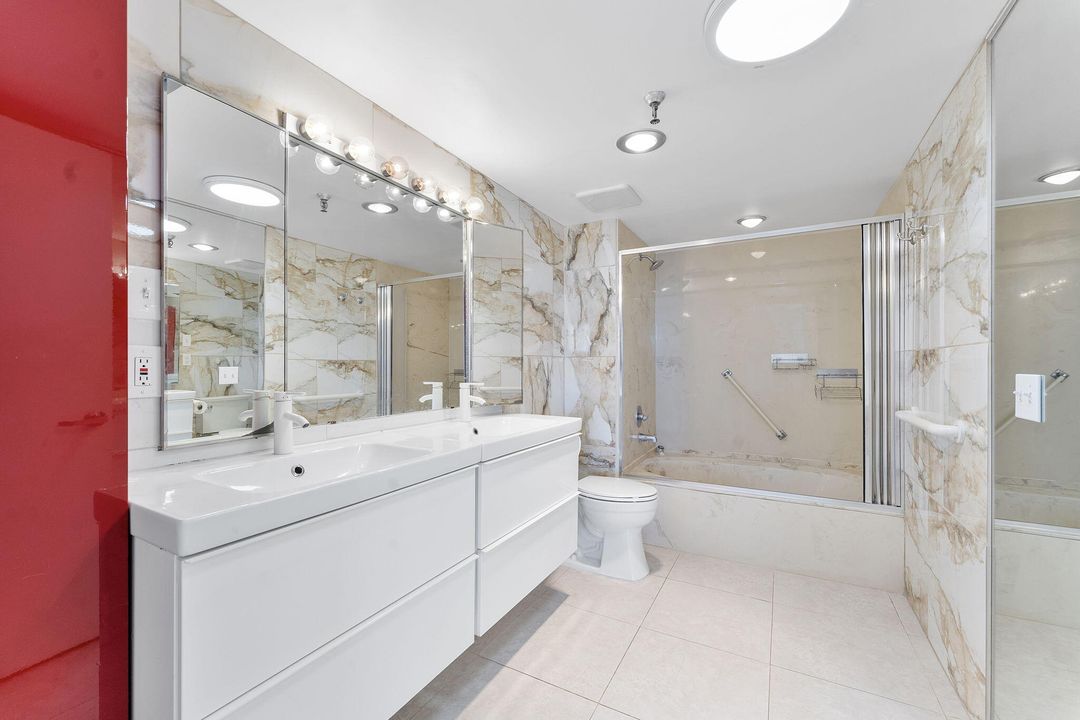 Active With Contract: $220,000 (3 beds, 2 baths, 1316 Square Feet)