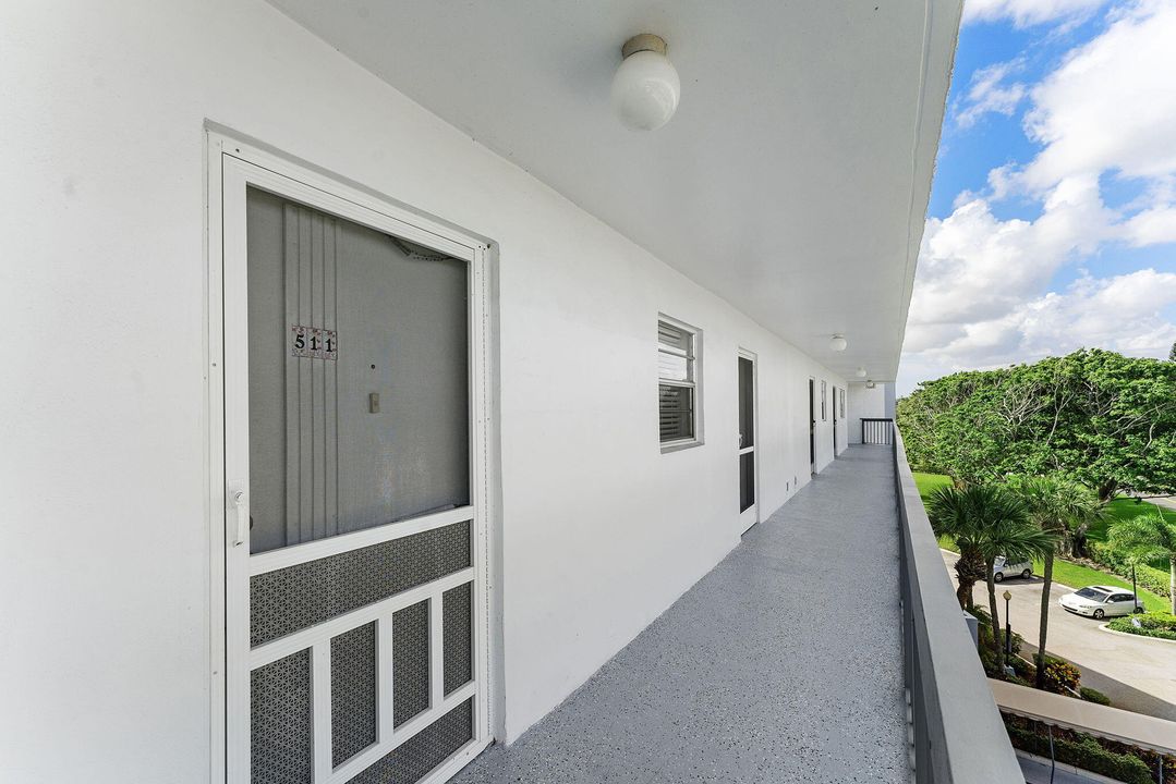 Active With Contract: $220,000 (3 beds, 2 baths, 1316 Square Feet)