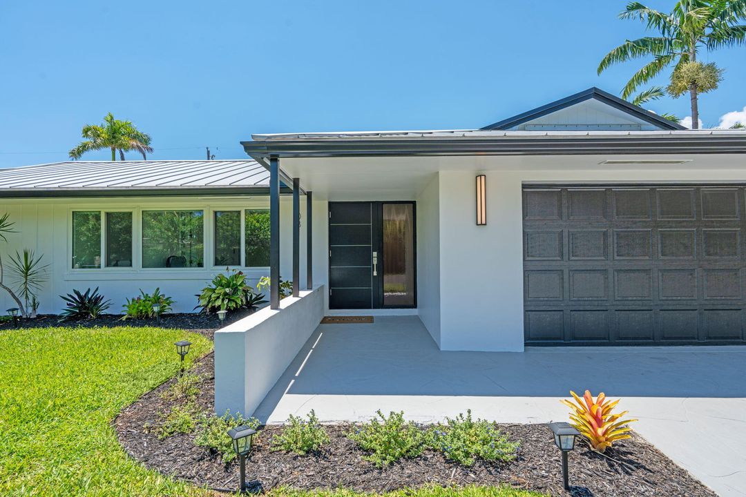 For Sale: $1,499,000 (3 beds, 2 baths, 1776 Square Feet)