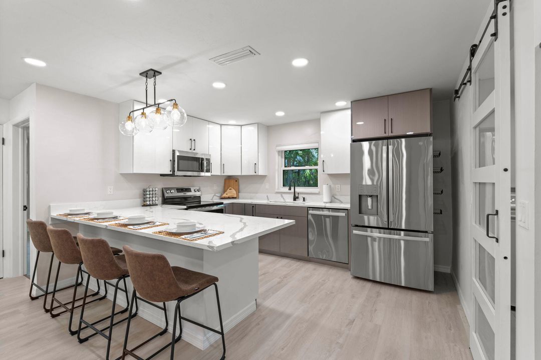 For Sale: $1,499,000 (3 beds, 2 baths, 1776 Square Feet)