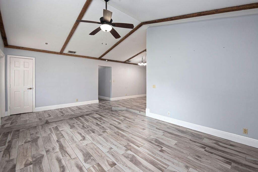 For Sale: $479,000 (4 beds, 2 baths, 1822 Square Feet)