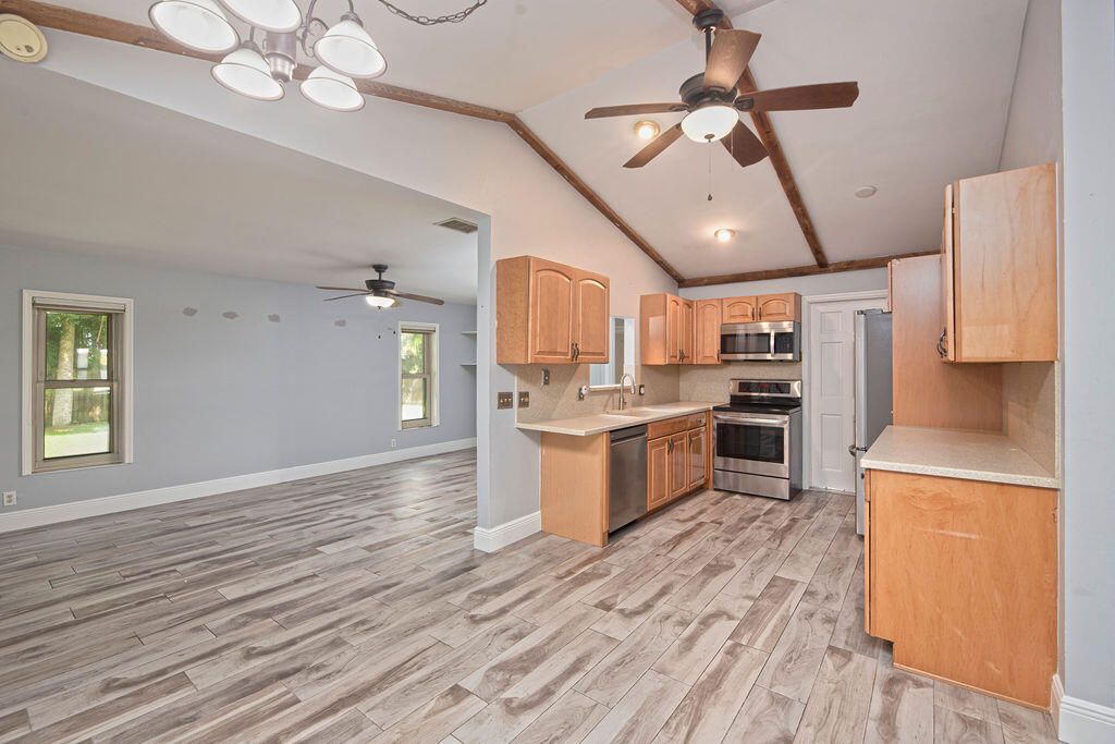 For Sale: $479,000 (4 beds, 2 baths, 1822 Square Feet)