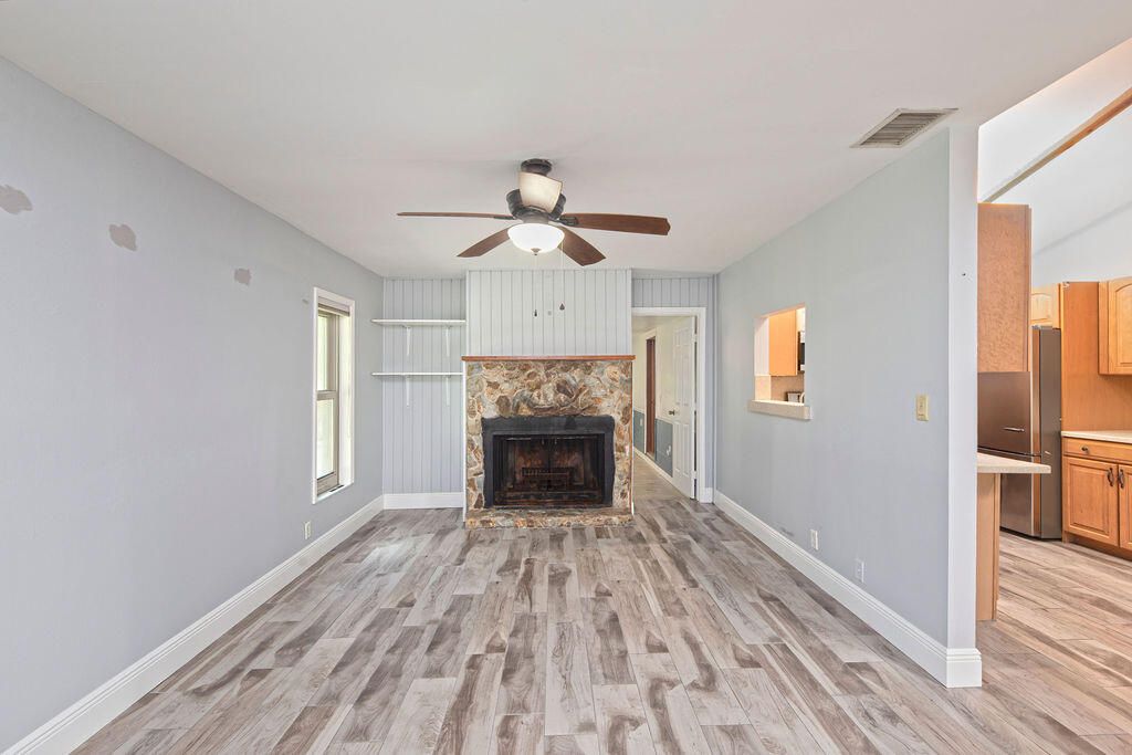 For Sale: $479,000 (4 beds, 2 baths, 1822 Square Feet)