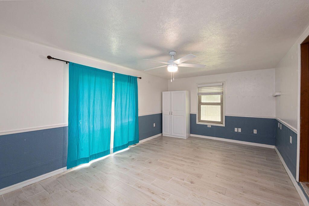 For Sale: $479,000 (4 beds, 2 baths, 1822 Square Feet)