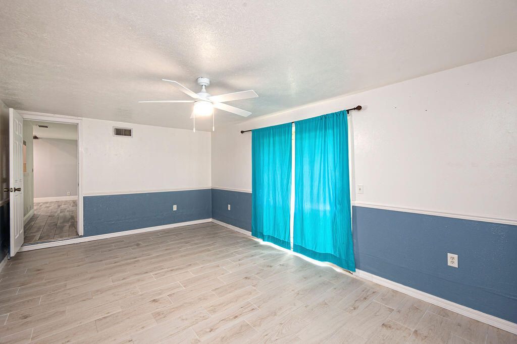 For Sale: $479,000 (4 beds, 2 baths, 1822 Square Feet)