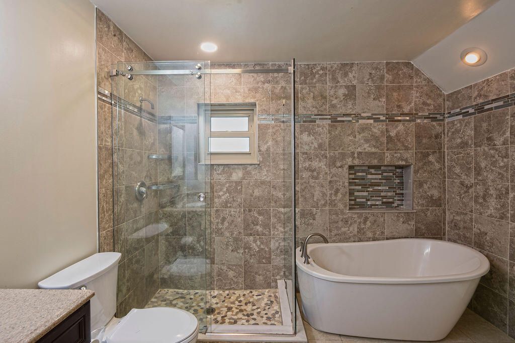 For Sale: $479,000 (4 beds, 2 baths, 1822 Square Feet)