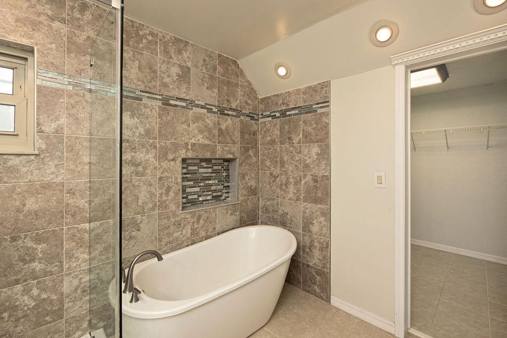 For Sale: $479,000 (4 beds, 2 baths, 1822 Square Feet)